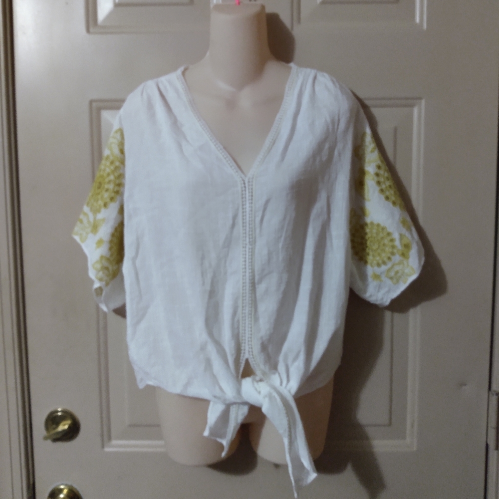 Lightweight crop top blouse